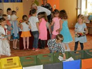 BAZÁREK - učíme dospěláky třídit odpady